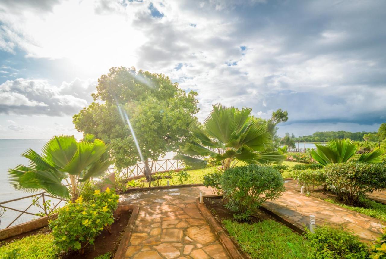 Azao Resort & Spa Понгве Экстерьер фото